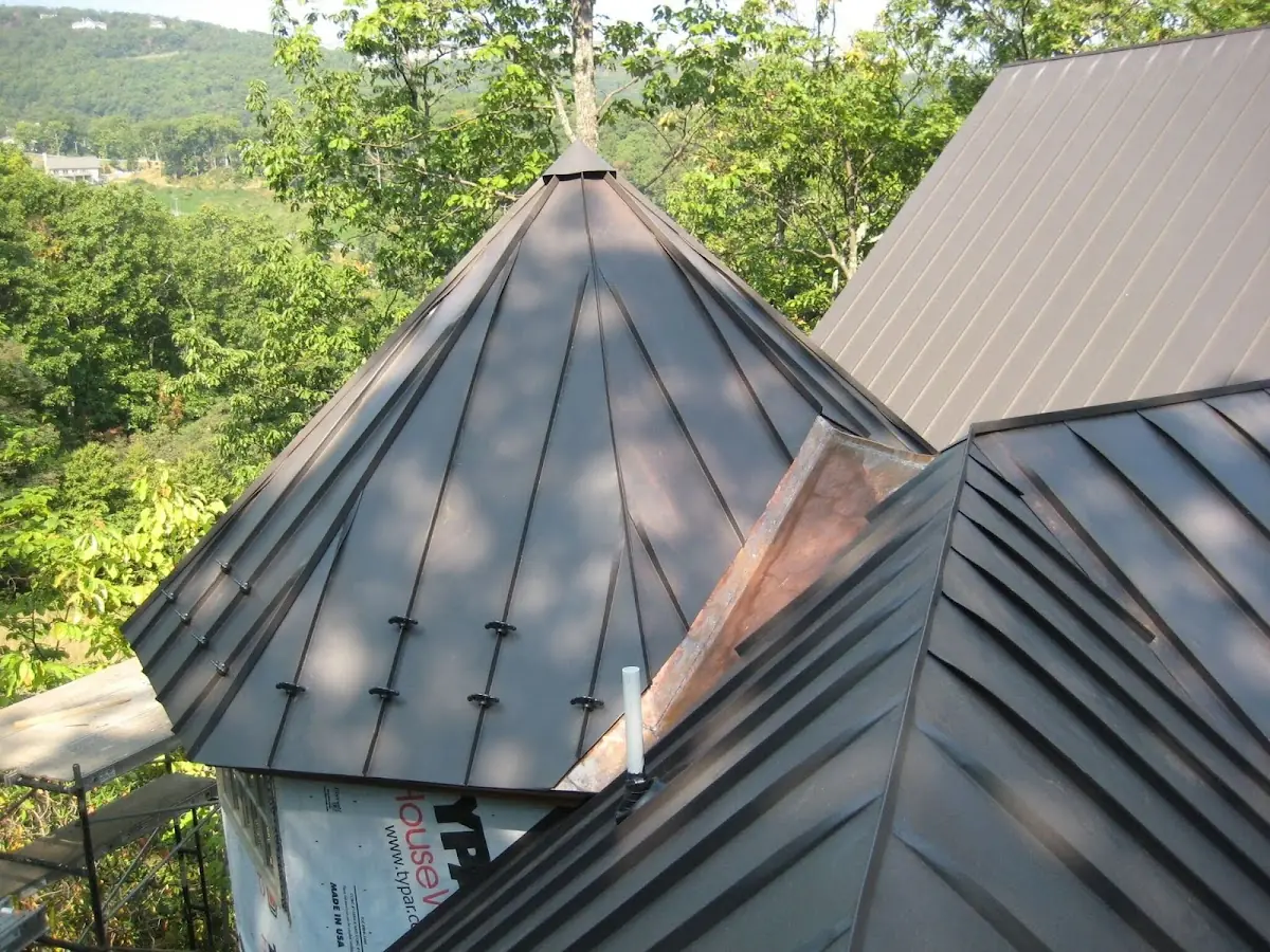 Professional Roof Tarp Installation by Craftsman Roofing in Ithan